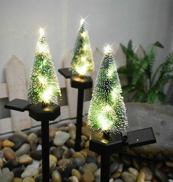 solar christmas tree